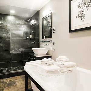 Standard King Suite